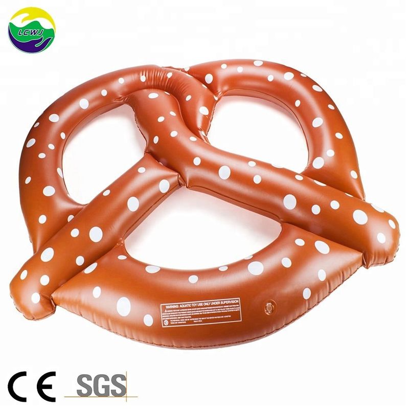 Grand pain eau amusant PVC gonflable pretzel flottant anneau piscine flottants pour adultes