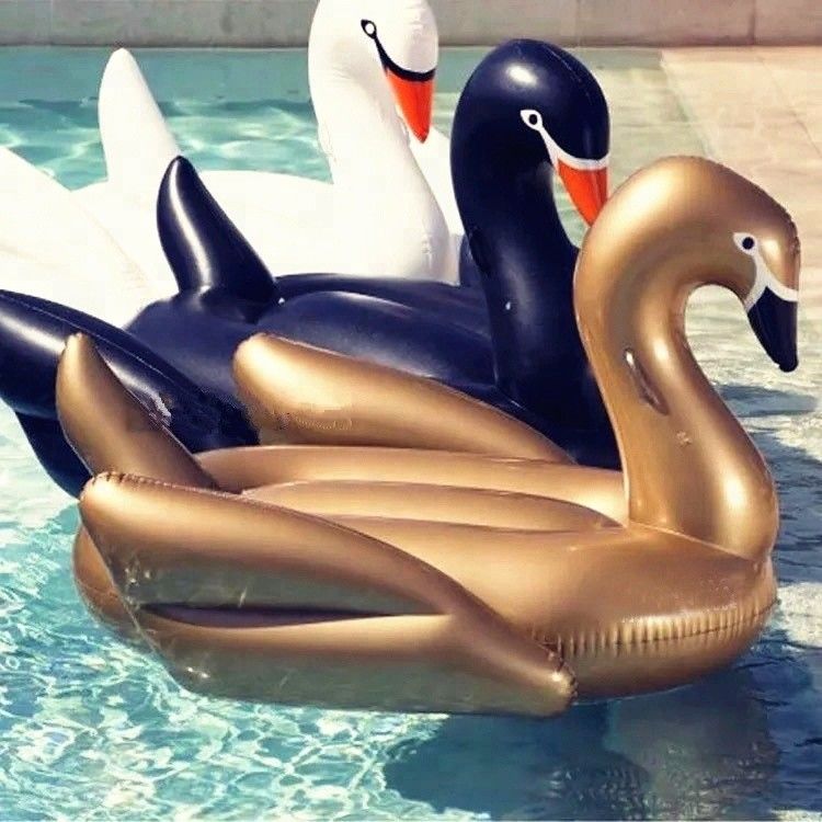 Anneaux de natation gonflables noirs pour les fêtes Flamingo flottants de luxe pour adultes