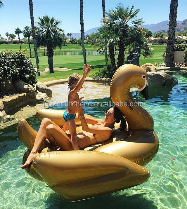 Anneaux de natation gonflables noirs pour les fêtes Flamingo flottants de luxe pour adultes
