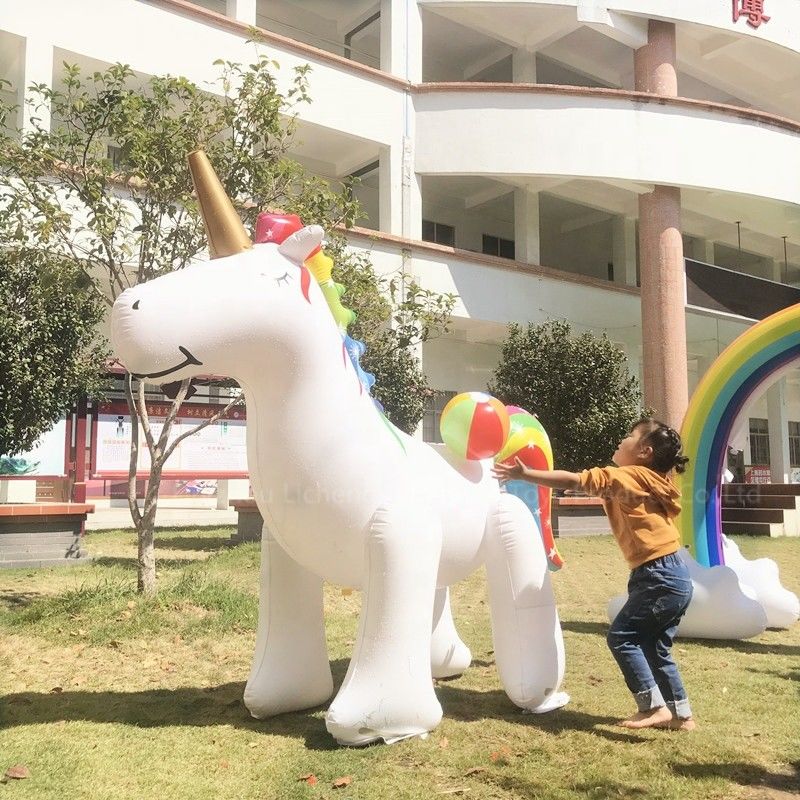 Jouets gonflables géants en forme de licorne
