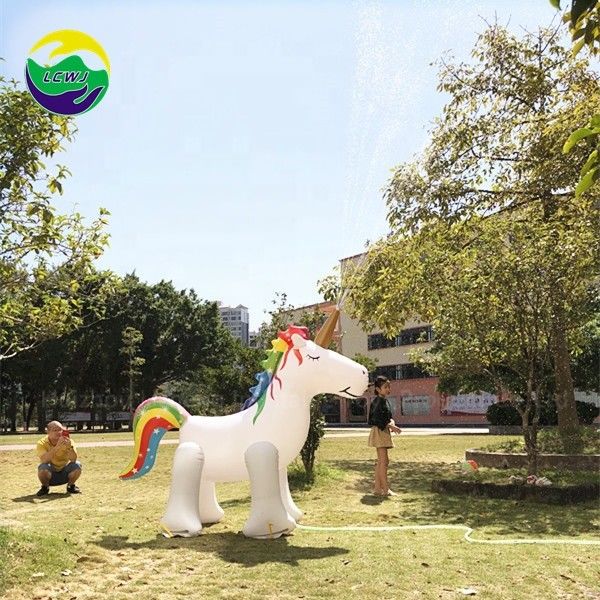 Jouet gonflable extérieur en PVC Unicorn 100 kg Sprinkler cadeaux Mat fournisseur pour le sol