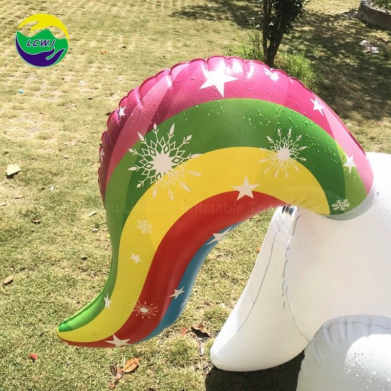 Jouet gonflable extérieur en PVC Unicorn 100 kg Sprinkler cadeaux Mat fournisseur pour le sol